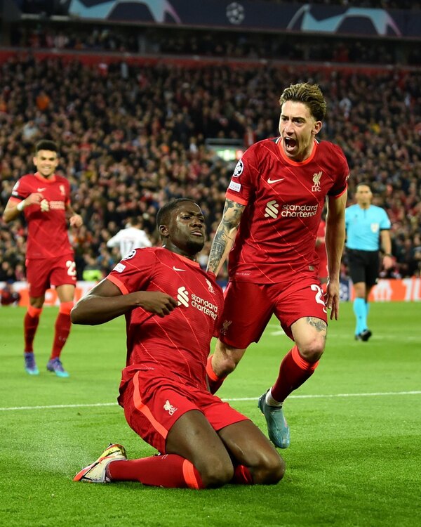 Versus / En un partido cargado de goles, Liverpool mantuvo su ventaja y está en semis - PARAGUAYPE.COM