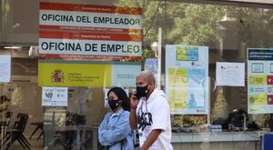 Desempleo cayó por primera vez por debajo de la tasa previa a la pandemia, según la OCDE