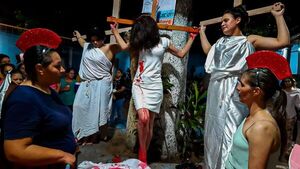 Reclusas del Buen Pastor representaron el Viacrucis en la cárcel