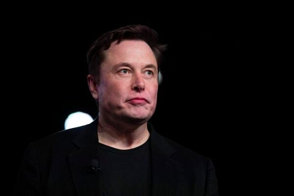 Elon Musk lanza oferta hostil para comprar el “100% de Twitter”