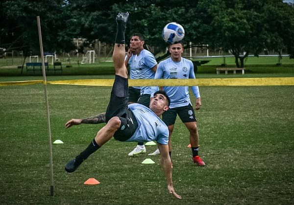 Guaireña visita a Internacional en Porto Alegre