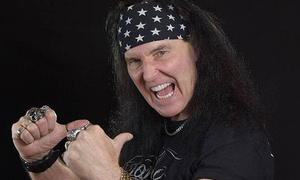 Dave Evans, ex vocalista de AC/DC, actuará en Paraguay - OviedoPress