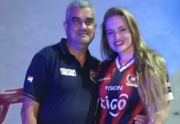 Crónica / ¡La hija de Eliseo Gaona salió a defenderle con la casaca del Ciclón!