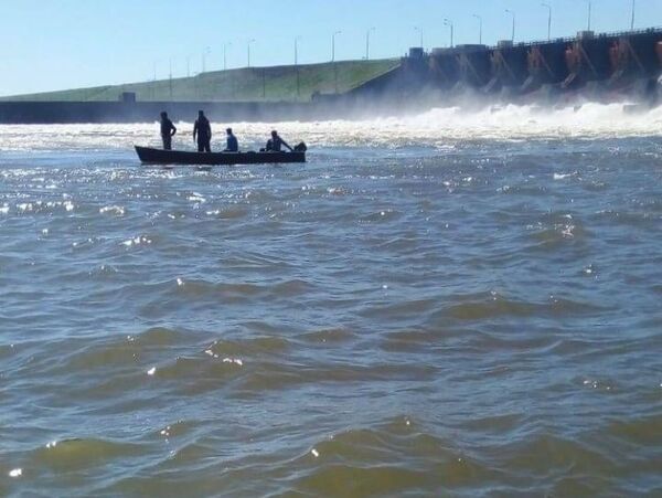 Buscan a pescador desaparecido en aguas del río Paraná, en San Cosme y Damián