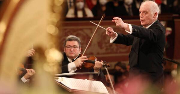 La Nación / Por problemas de salud el director de orquesta Barenboim anula su gira
