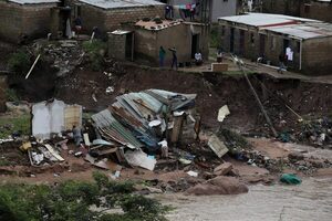 Las devastadoras inundaciones en Sudáfrica dejan al menos 341 muertos - El Independiente