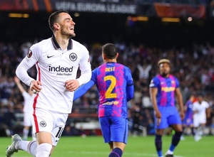 Diario HOY | El Barça revive sus fantasmas europeos ante el Eintracht