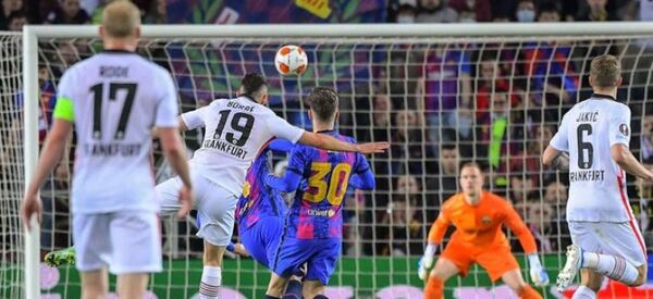 Eintracht Fránkfurt sorprendió al Barcelona en el Camp Nou y lo eliminó de la Europa League