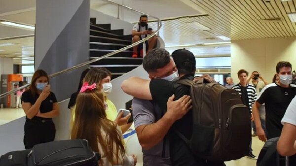 Cuatro estudiantes paraguayos fueron repatriados de Rusia - PARAGUAYPE.COM