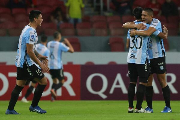 Internacional vs. Guaireña FC: Guaireña hace historia empatando en el Beira Río - Guaireña - ABC Color