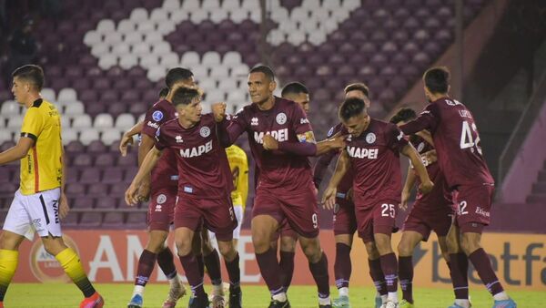 Lanús desaloja del liderato del Grupo A al Barcelona