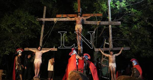 La Nación / Puesta en escena sobre el Vía Crucis se destaca en Yaguarón