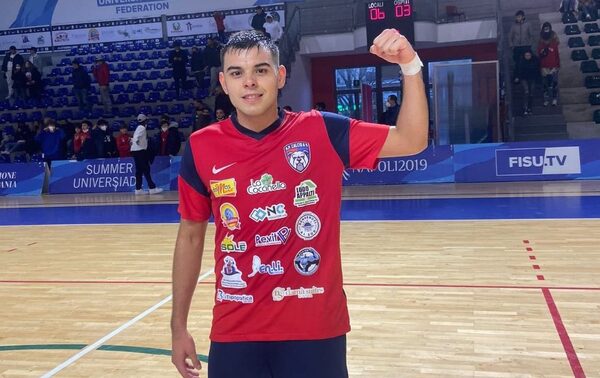 Alcides 'Galleta' Giménez, campeón en el futsal de Italia