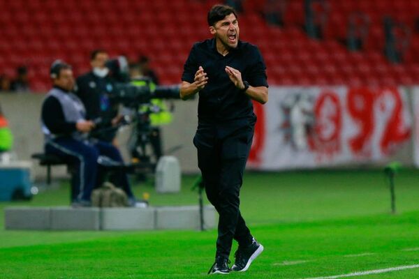 Luego del empate ante Guaireña, Alexander Medina dejó de ser entrenador del Inter - Fútbol - ABC Color