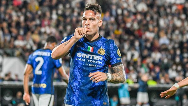 Inter se impone al Spezia y cede la presión al Milan