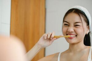 Eliminá la halitosis con estos cinco buches caseros