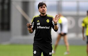 Diario HOY | Internacional despide a su técnico tras empate con Guaireña