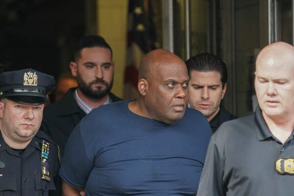Cinco personas reciben dinero por atrapar a agresor del metro de Nueva York - Mundo - ABC Color