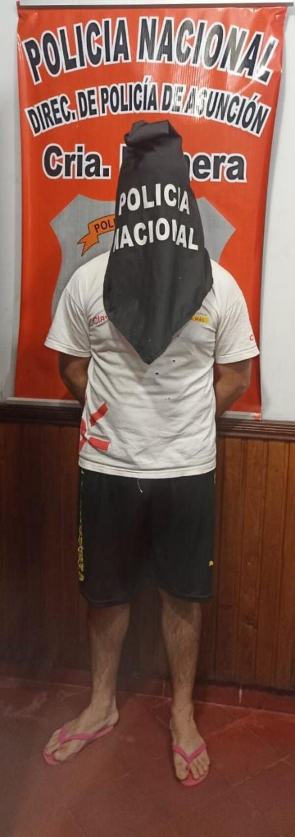 Fue a denunciar el robo de su moto, pero quedó preso en la comisaría - Nacionales - ABC Color