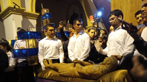 Jesús tallado hace 400 años recibe a fieles de Tañarandy