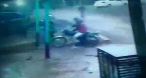 Policía detuvo a un menor y de su poder recuperó una motocicleta hurtada - Radio Imperio