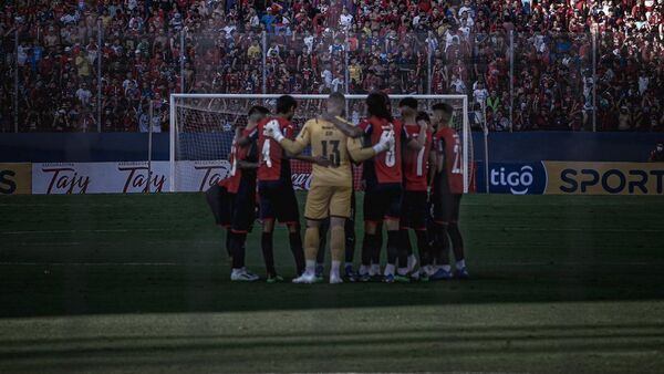 Cerro Porteño espera una Olla colmada para darle alcance al Guma