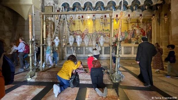 Jerusalén celebra el Sábado de Gloria con peregrinos y en relativa calma
