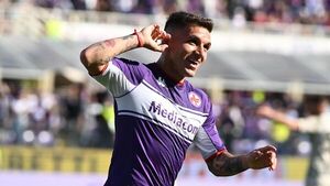 Fiorentina gana y se ubica en puestos europeos en la Serie A