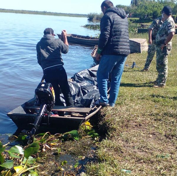 Hallan cuerpo de pescador en aguas del Río Paraná