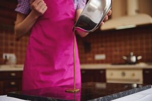 Cómo atemperar el chocolate con mármol o granito - Gastronomía - ABC Color