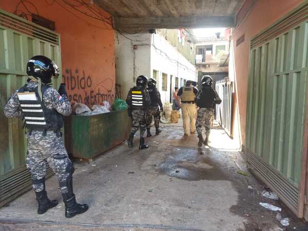 Diario HOY | Hermanos que vendían drogas son detenidos por la Senad