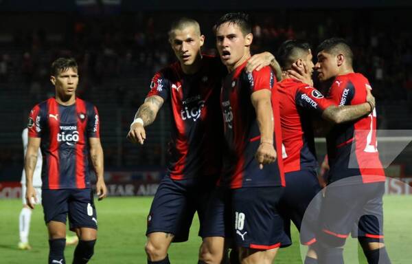 Crónica / Mirá los jugadores del Ciclón que integran el equipo de la semana de la Copa