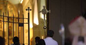 La Nación / Vigilia pascual del Sábado de Gloria, la antesala de la resurrección de Cristo