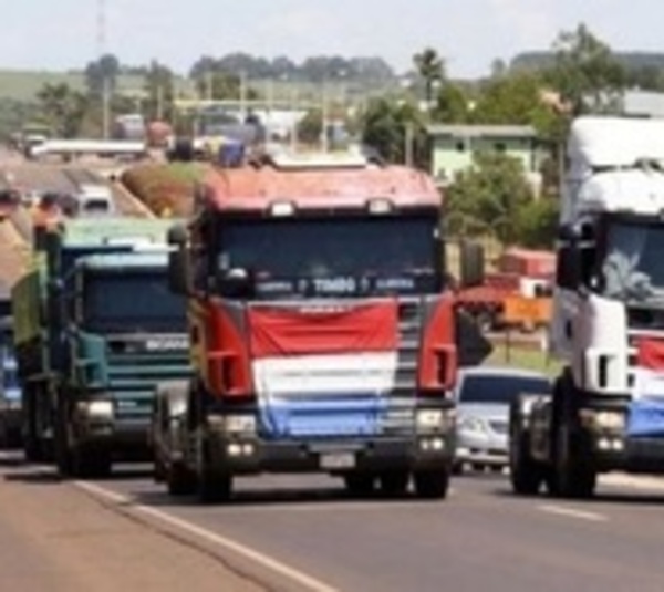 Camioneros se movilizarán este lunes - Paraguay.com