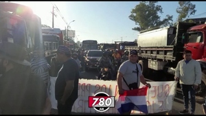 Camioneros de Fuerza Aratirí no se sumarían al cierre de ruta - Megacadena — Últimas Noticias de Paraguay
