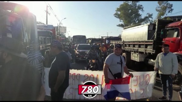 Camioneros de Fuerza Aratirí no se sumarían al cierre de ruta - Megacadena — Últimas Noticias de Paraguay