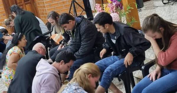 La Nación / Comunidad evangélica celebra la Semana Santa ayudando a los demás