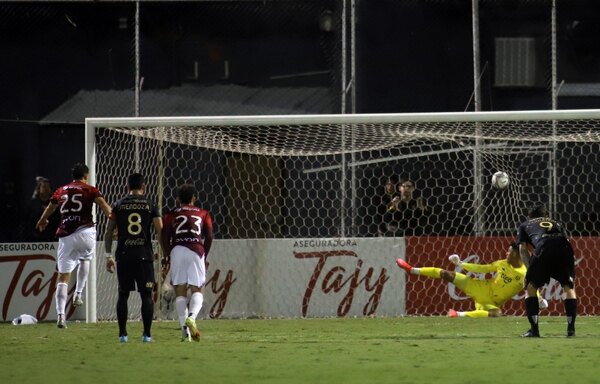 Nacional derrota a Guaraní y extiende su racha de triunfos de la mano de Sarabia