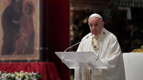 Francisco pidió gestos de paz en la vigilia de Pascua