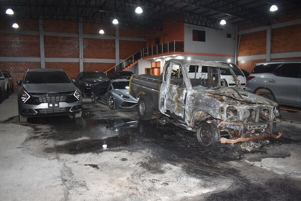 Tras incendio, la Senabico dispone traslado de vehículos de A Ultranza Py - Nacionales - ABC Color