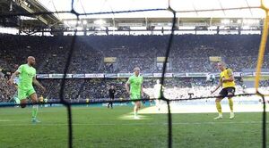 Dortmund golea con doblete de Haaland - Fútbol - ABC Color