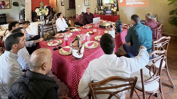 Peña y Velázquez hacen ajustes y contratan a gurús internacionales