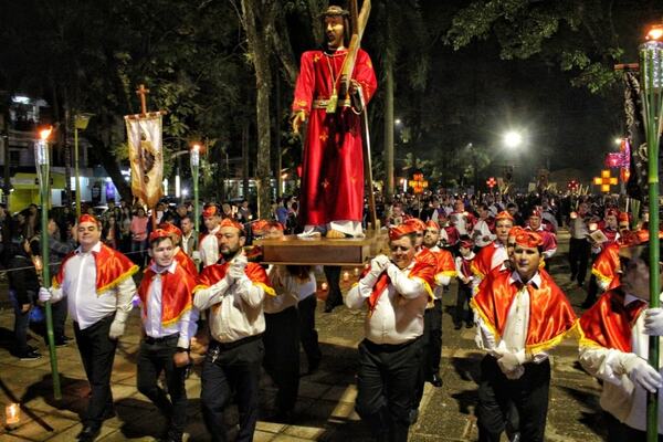 Viacrucis reunió a miles de feligreses en Hernandarias - La Clave
