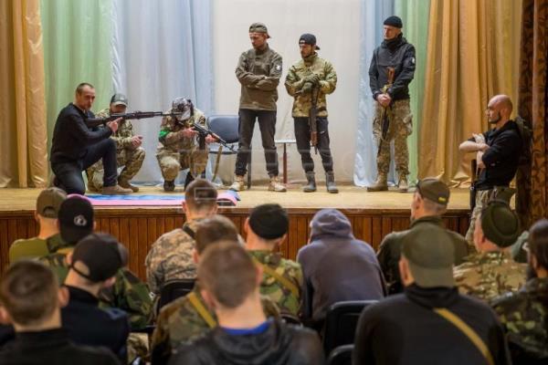 Diario HOY | Clases militares exprés para luchar en el frente de batalla en Ucrania
