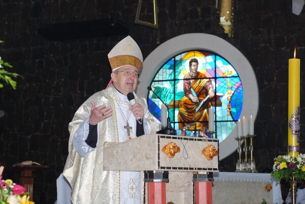 Celebran la fiesta pascual en la Catedral de Ciudad del Este - ABC en el Este - ABC Color