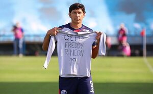'Búfalo' Ovelar fue figura con un triplete, pero el Municipal no pudo ante Sporting Cristal