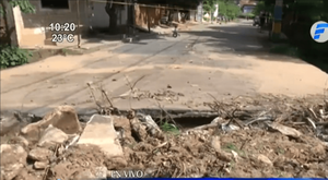 Puente derrumbado en Luque imposibilita tránsito a vecinos - PARAGUAYPE.COM
