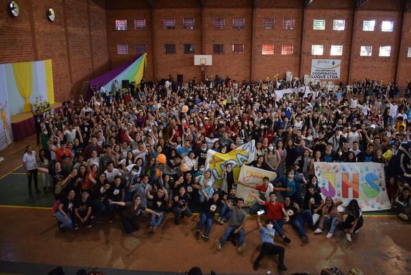 Pascua joven “post pandemia” convocó a multitud en Luque - Nacionales - ABC Color