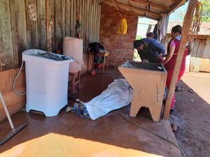 Mujer muere electrocutada mientras lavaba ropa, en Ñacunday - ABC en el Este - ABC Color