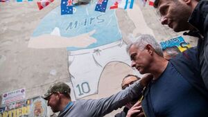 José Mourinho homenajea a Maradona en Nápoles